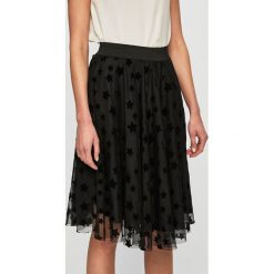 Answear - Spódnica. Czarne spódniczki damskie ANSWEAR, s, bez wzorów, z weluru, mini, rozkloszowane. Za 89,90 zł.