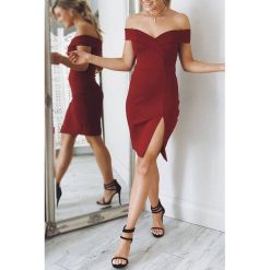 Sukienka SERPIL BORDO. Czerwone sukienki damskie IVET, bez wzorów, z materiału, eleganckie, bez kołnierzyka, z krótkim rękawem, krótkie, mini. W wyprzedaży za 69,00 zł.