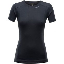 Devold Koszulka Damska Hiking Woman T-Shirt Black M. Czarne koszulki damskie termoaktywne marki Devold, m, bez wzorów, z wełny, bez kołnierzyka, z krótkim rękawem, krótkie, bez kaptura, outdoorowe. W wyprzedaży za 179,00 zł.