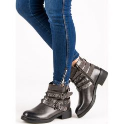 Rockowe botki. Botki damskie SIXTH SENSE, ze skóry ekologicznej, bez obcasa, bez zapięcia. W wyprzedaży za 78,54 zł.