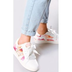 Białe Buty Sportowe Variegated. Białe buty sportowe damskie Multu, bez wzorów, sportowe. Za 39,99 zł.