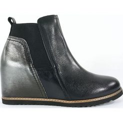 BOTKI DAMSKIE EKS 4270 CZA. Botki damskie Eksbut, ze skóry, bez obcasa, bez zapięcia. Za 219,00 zł.