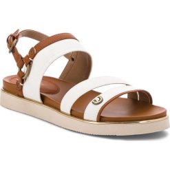 Sandały WRANGLER - Karen Stripes WL181716 White 51. Białe sandały damskie Wrangler, bez wzorów, ze skóry ekologicznej, bez obcasa. W wyprzedaży za 159,00 zł.