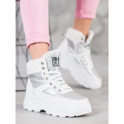 Sneakersy z koŻuszkiem. Sneakersy damskie BELLA PARIS, ze skóry ekologicznej. Za 120,90 zł.