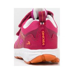 Viking VEME GTX Obuwie hikingowe fuchsia/orange. Czerwone buty sportowe chłopięce marki Viking, z materiału, outdoorowe. Za 359,00 zł.