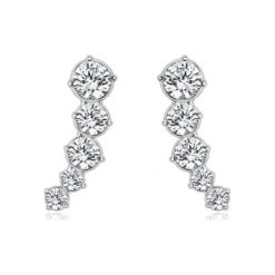 Kolczyki-wkrętki z kryształkami Swarovski. Szare kolczyki damskie Park Avenue, z kryształem. W wyprzedaży za 39,95 zł.