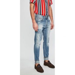 Tommy Jeans - Jeansy. Niebieskie jeansy męskie Tommy Jeans, bez wzorów. W wyprzedaży za 329,90 zł.