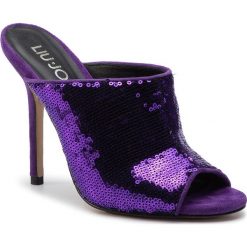 Klapki LIU JO - Daisy 03 S69009 TX055 Violet S1201. Fioletowe klapki damskie Liu Jo, z aplikacjami, ze skóry, bez obcasa, na obcasie. Za 849,00 zł.