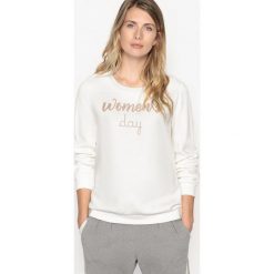 Bluza z długim rękawem i okrągłym dekoltem wykonana z molletonu. Szare bluzy damskie marki Anne weyburn, s, z napisami, z bawełny, z długim rękawem, długie. Za 132,26 zł.