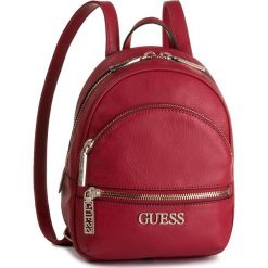 Plecak GUESS - HWVS69 94310 LIP. Czerwone plecaki damskie Guess, z aplikacjami, ze skóry ekologicznej. W wyprzedaży za 499,00 zł.