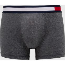 Tommy Hilfiger - Bokserki. Niebieskie bokserki męskie TOMMY HILFIGER, s, bez wzorów, z elastanu. W wyprzedaży za 69,90 zł.