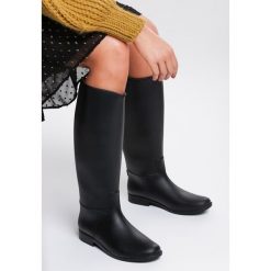 Czarne Kalosze Tangerine. Czarne kalosze damskie Renee, bez wzorów, z gumy. Za 59,99 zł.