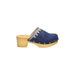 Sandały Serenity Drewniaki ze skóry dla kobiet Blue 4313. Niebieskie sandały damskie Serenity, bez wzorów, ze skóry, bez obcasa, bez zapięcia. Za 252,01 zł.