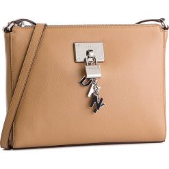 Torebka DKNY - Elissa R84EH927 Latte LAT. Pomarańczowe listonoszki damskie DKNY, z aplikacjami, ze skóry, zdobione, bez dodatków. W wyprzedaży za 429,00 zł.