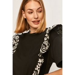 Answear - T-shirt Answear Lab. Czarne bluzki damskie ANSWEAR, s, z haftami, z bawełny, casualowe, z okrągłym kołnierzem, z krótkim rękawem. W wyprzedaży za 69,90 zł.