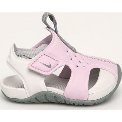 Nike Kids - Sandały dziecięce Sunray Protect. Różowe sandały chłopięce Nike Kids, z gumy, z okrągłym noskiem, bez zapięcia. Za 129,90 zł.
