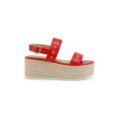 Love Moschino Koturny damskie JA16067I15IA. Koturny damskie Love Moschino, bez obcasa, na koturnie, z paskami. Za 432,00 zł.