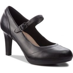Półbuty CLARKS - Adriel Carla 261363764 Black Leather. Czarne półbuty damskie skórzane marki Clarks, na obcasie. W wyprzedaży za 229,00 zł.