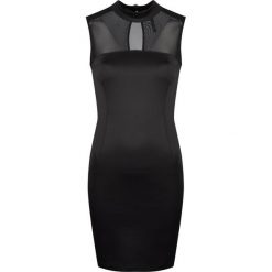 Guess Sukienka. Sukienki damskie Guess, z aplikacjami, z tkaniny, bez kołnierzyka, bez rękawów, dopasowane. Za 279,00 zł.