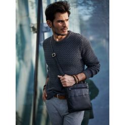 MĘSKA TORBA NA RAMIĘ SKÓRA NATURALNA HQ ALWAYS WILD. Żółte torby męskie skórzane ALWAYS WILD, w paski, ze skóry, eleganckie. Za 189,00 zł.