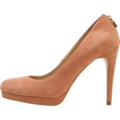 MICHAEL Michael Kors ANTOINETTE Szpilki terra. Pomarańczowe czółenka damskie MICHAEL Michael Kors, bez wzorów, ze skóry, klasyczne, bez obcasa, na szpilce, bez zapięcia. Za 739,00 zł.