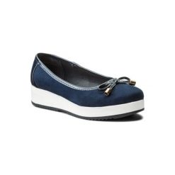 CLARA BARSON W16SS068-4. Niebieskie półbuty damskie Clara Barson, bez wzorów, ze skóry ekologicznej, bez obcasa, bez zapięcia. Za 79,99 zł.