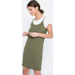 Vero Moda - Sukienka Noor Slip. Zielone sukienki damskie Vero Moda, na co dzień, s, bez wzorów, z elastanu, casualowe, z okrągłym kołnierzem, z krótkim rękawem, krótkie, mini, proste. W wyprzedaży za 59,90 zł.