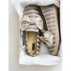 Beżowe Espadryle Sport. Brązowe buty sportowe damskie Born2be, z aplikacjami, bez obcasa, na płaskiej podeszwie. Za 69,99 zł.