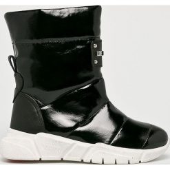 Love Moschino - Śniegowce. Czarne śniegowce damskie marki Love Moschino, ze skóry. W wyprzedaży za 699,90 zł.