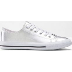 Sneakersy bonprix srebrny metaliczny. Szare buty sportowe damskie bonprix. Za 74,99 zł.