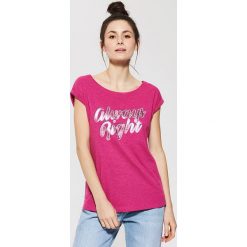 T-shirt z nadrukiem - Fioletowy. Fioletowe t-shirty damskie House, s, z nadrukiem, bez kołnierzyka. Za 29,99 zł.