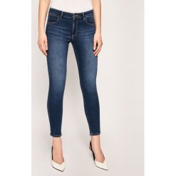Jeansy Skinny Fit Wrangler Body Bespoke W28KX785U. Niebieskie jeansy damskie Wrangler. W wyprzedaży za 269,00 zł.