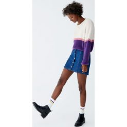 Jeansowa spódnica na guziki. Szare spódniczki damskie Pull&Bear, bez wzorów, z jeansu. Za 79,90 zł.