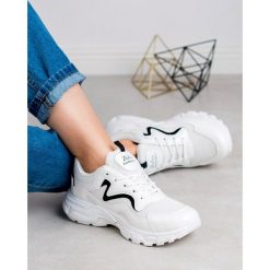 SZNUROWANE BUTY SPORTOWE. Buty sportowe damskie SHELOVET, bez wzorów, sportowe. Za 49,90 zł.