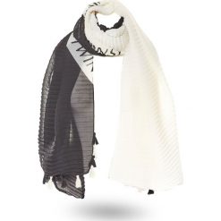 CHUSTA Twinset. Czarne szaliki damskie Twinset, bez wzorów. Za 299,00 zł.