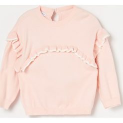 Miękki sweter z falbankami - Pomarańczowy. Pomarańczowe swetry damskie Reserved, bez wzorów, bez rękawów, bez kaptura. Za 49,99 zł.