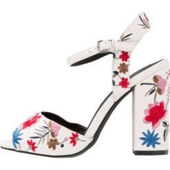 Sandały damskie: Miss Selfridge CHAPTER Sandały na obcasie white