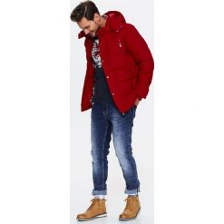 KURTKA MĘSKA ZIMOWA Z PRZESZYCIAMI. Czerwone kurtki męskie Top Secret, na lato, xxl, bez wzorów, eleganckie. W wyprzedaży za 99,99 zł.
