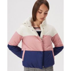 Krótka kurtka w paski - Wielobarwn. Szare kurtki damskie Sinsay, s, w paski, krótkie, bez kaptura. Za 99,99 zł.