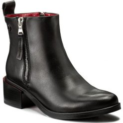 Buty zimowe damskie: Botki CARINII – B4058 E50-000-PSK-C54