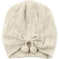 Czapka damska W trzech odsłonach beżowa. Brązowe czapki zimowe damskie marki Art of Polo. Za 49,91 zł.