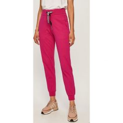 Armani Exchange - Spodnie. Czarne spodnie damskie Armani Exchange, s, z elastanu. W wyprzedaży za 399,90 zł.