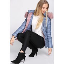 Jasnoniebieska Kurtka Distinctiveness. Niebieskie bomberki damskie Born2be, na jesień, l. Za 249,99 zł.