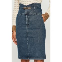 Pinko - Spódnica jeansowa. Niebieskie spódniczki damskie Pinko, na co dzień, w paski, z elastanu, casualowe, z podwyższonym stanem, mini, ołówkowe. Za 789,90 zł.