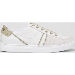 Trussardi Jeans - Buty. Białe buty sportowe damskie Trussardi Jeans, bez wzorów, z jeansu, sportowe. W wyprzedaży za 379,90 zł.