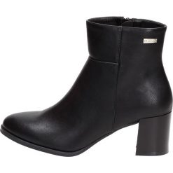 Czarne botki damskie SERGIO LEONE BT522 PU. Czarne botki damskie Sergio Leone, klasyczne, na wysokim obcasie, na obcasie, bez zapięcia. W wyprzedaży za 129,00 zł.