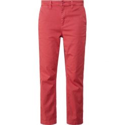 J.CREW Spodnie materiałowe old red. Czerwone spodnie damskie marki J.CREW, bez wzorów, z elastanu. Za 419,00 zł.