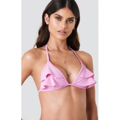 J&K Swim X NA-KD Góra bikini z falbankami - Pink. Różowe bikini J&K Swim x NA-KD. W wyprzedaży za 36,57 zł.