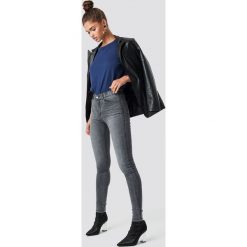 Dr Denim Jeansy Lexy - Grey. Szare jeansy damskie z wysokim stanem marki Dr.Denim, z jeansu. Za 202,95 zł.