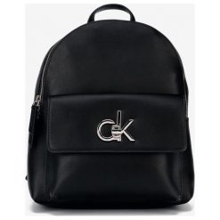 Calvin Klein Re-Lock Small Plecak Czarny. Czarne plecaki damskie Calvin Klein, w paski, z materiału. Za 738,95 zł.